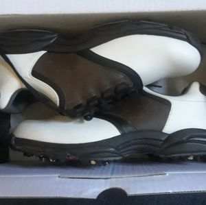 Men's size 9.5 golf shoes